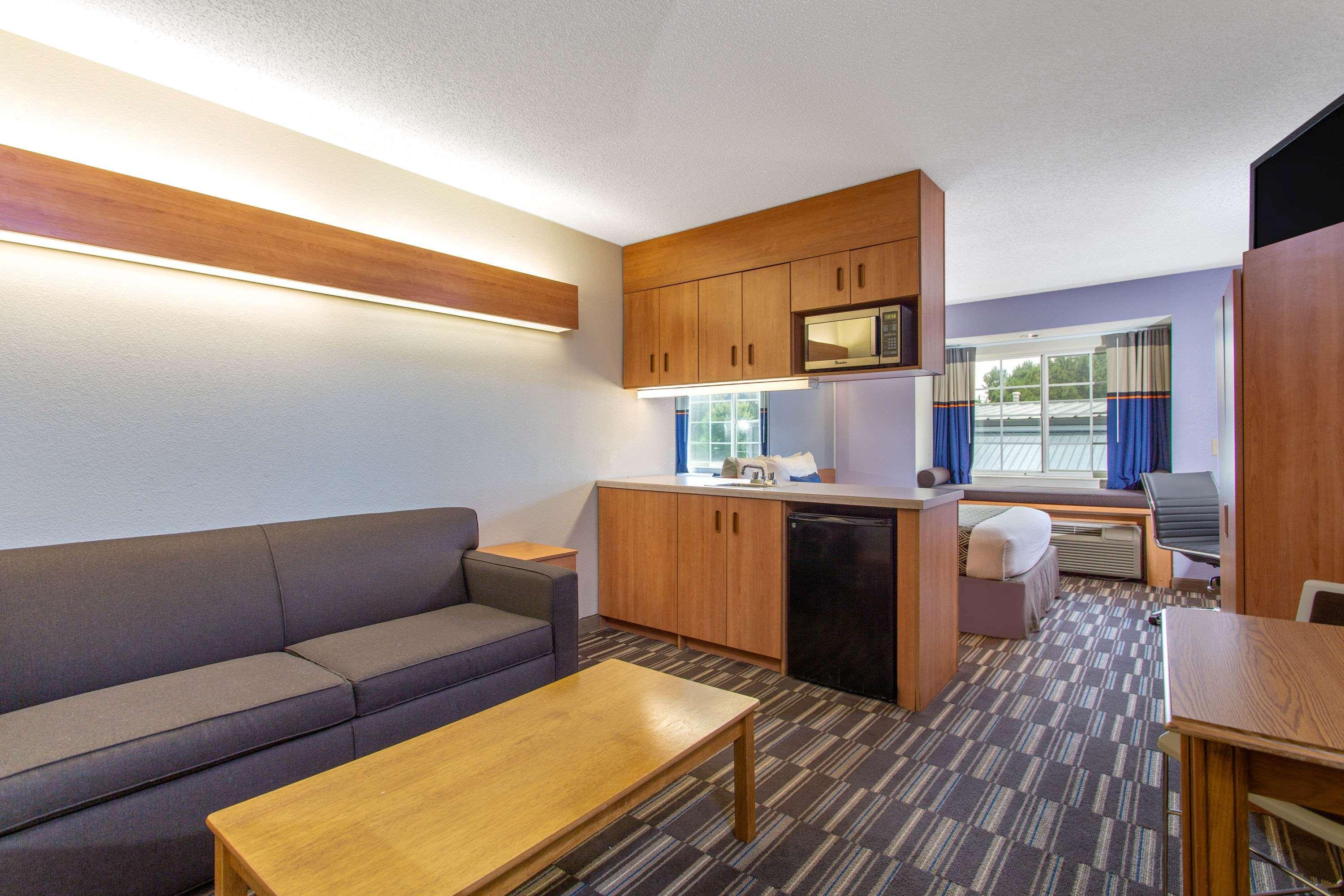 Microtel Inn & Suites By Wyndham Lillington/Campbell University מראה חיצוני תמונה