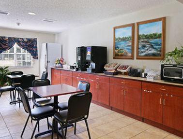 Microtel Inn & Suites By Wyndham Lillington/Campbell University מסעדה תמונה